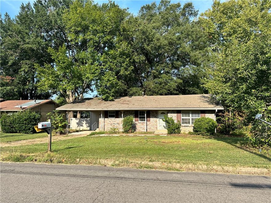 Welcome to 305 N Vancouver in Russellville — a great opportunity for first-time homebuyers or investors. This 3-bedroom, 2-bathroom home offers a practical layout with a spacious living area, a functional kitchen with plenty of storage, and comfortable bedrooms filled with natural light.

The property features a generous backyard, providing space for outdoor activities, gardening, or future improvements. Conveniently located near schools, shopping, and local amenities, this home combines everyday convenience with long-term potential.
Whether you are searching for an affordable first home or a property to add to your investment portfolio, 305 N Vancouver is a smart choice. Move-in ready and full of possibilities, this home is ready for its next chapter.