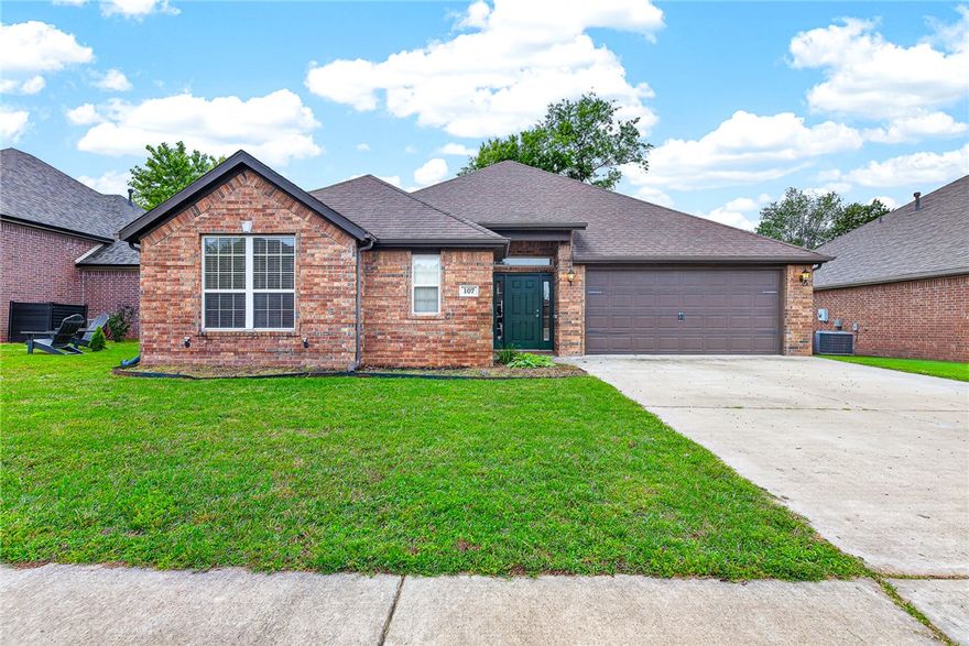 Beautiful 3 bedroom 2 bathroom Bentonville home for rent near Crystal Bridges, Bentonville High School, and I-49. Walk or bike to work-this property is also only .6 miles from the new Walmart Home Office. The master bedroom is spacious with a large bathroom including a jacuzzi tub, stand up tile shower, double sinks, and his and hers closets. Backyard is privacy fenced. Available for rent starting May 10th 2026. Pets are negotiable. 1 year lease or greater is required.