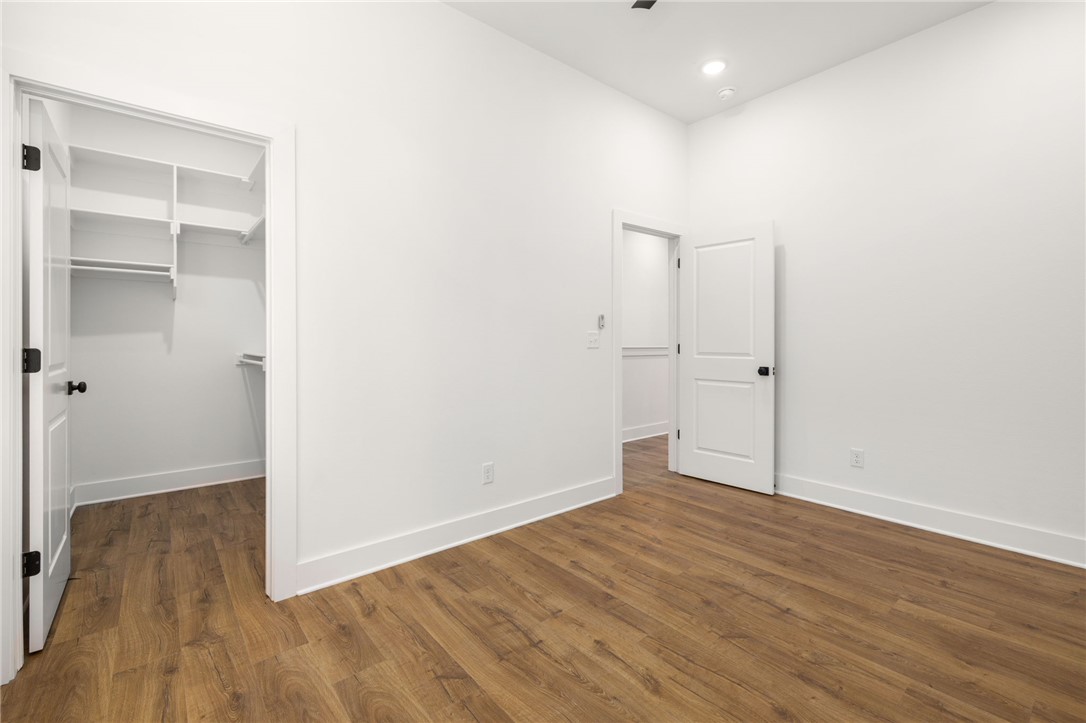 Mlk Twnhms Llc - Residential