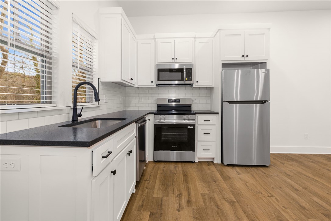 Mlk Twnhms Llc - Residential