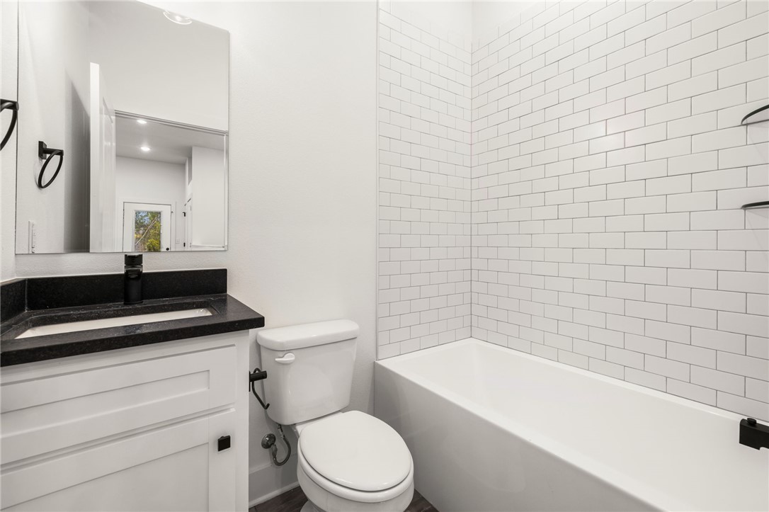 Mlk Twnhms Llc - Residential