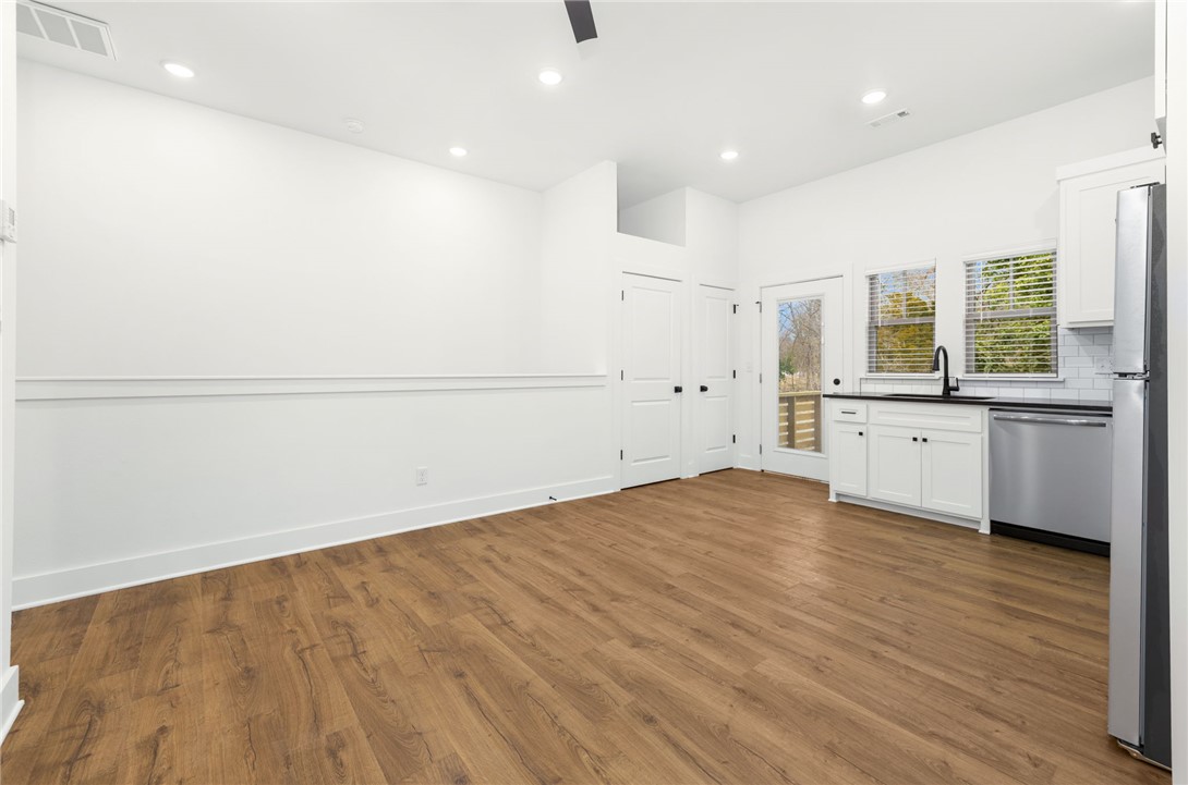 Mlk Twnhms Llc - Residential