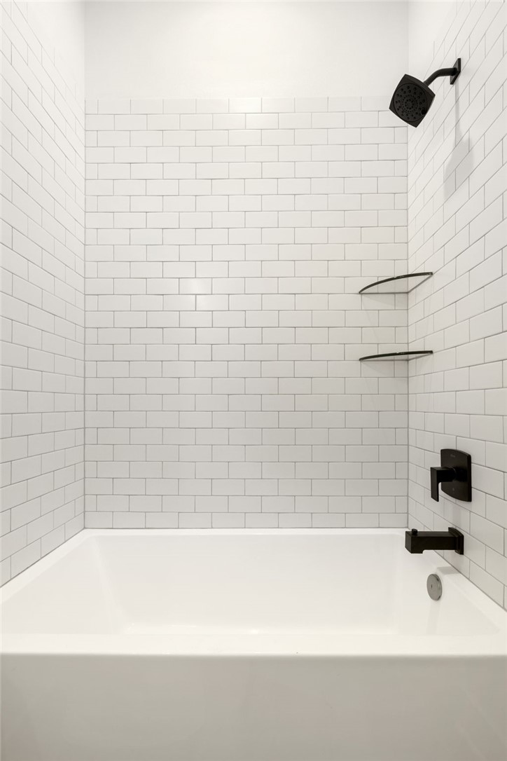 Mlk Twnhms Llc - Residential