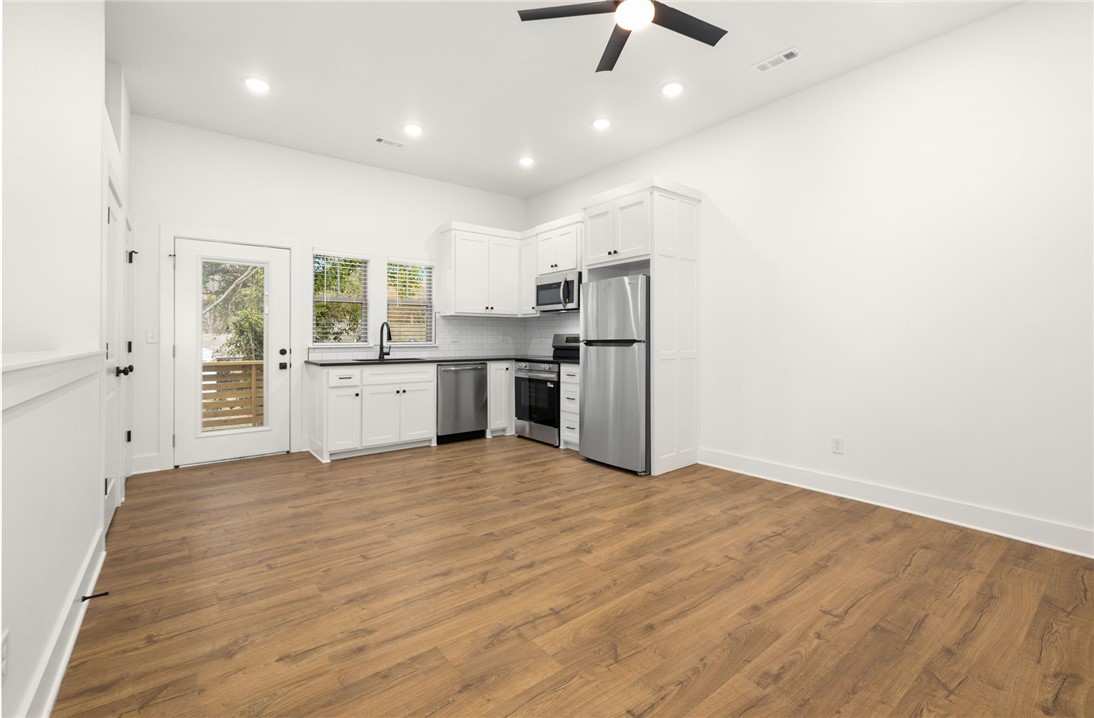 Mlk Twnhms Llc - Residential