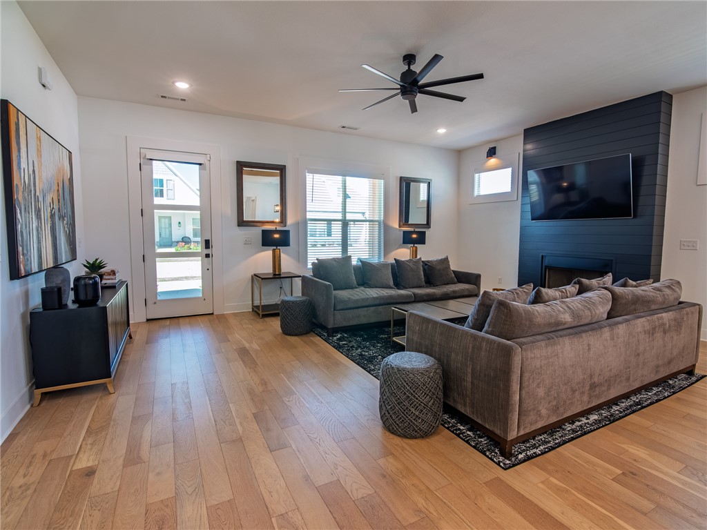 Cottages At The Park - Residential