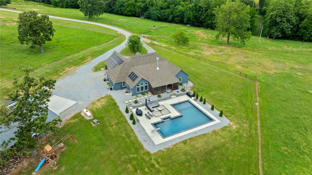 17-19-32-RURAL - Residential