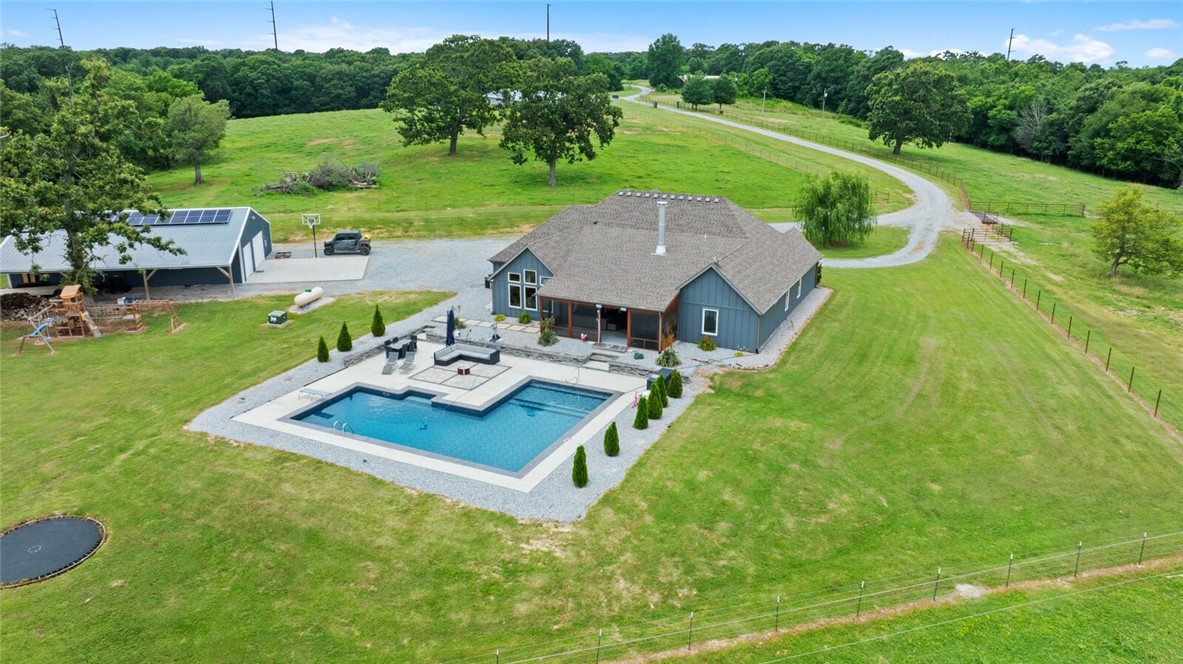 17-19-32-RURAL - Residential