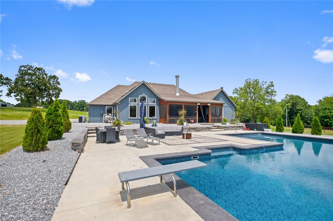 17-19-32-RURAL - Residential