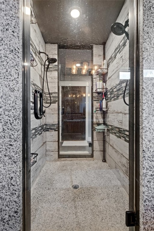 17-19-32-RURAL - Residential