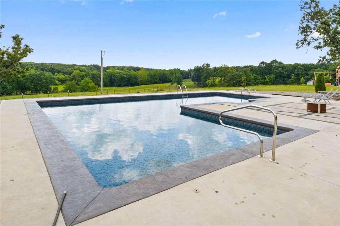 17-19-32-RURAL - Residential