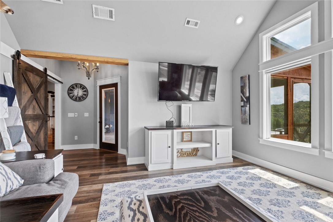 17-19-32-RURAL - Residential