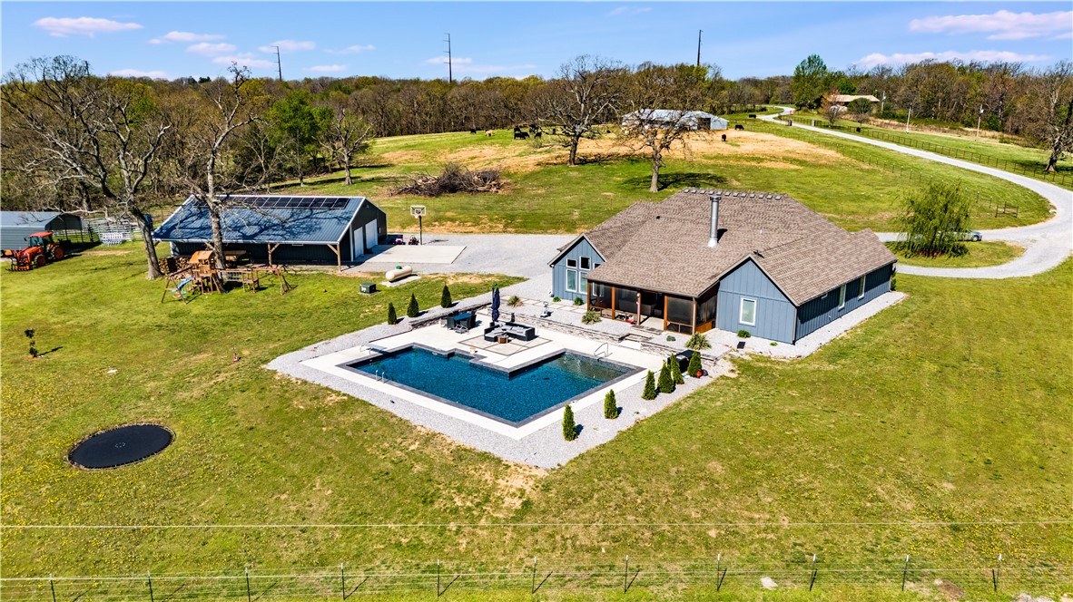 17-19-32-RURAL - Residential