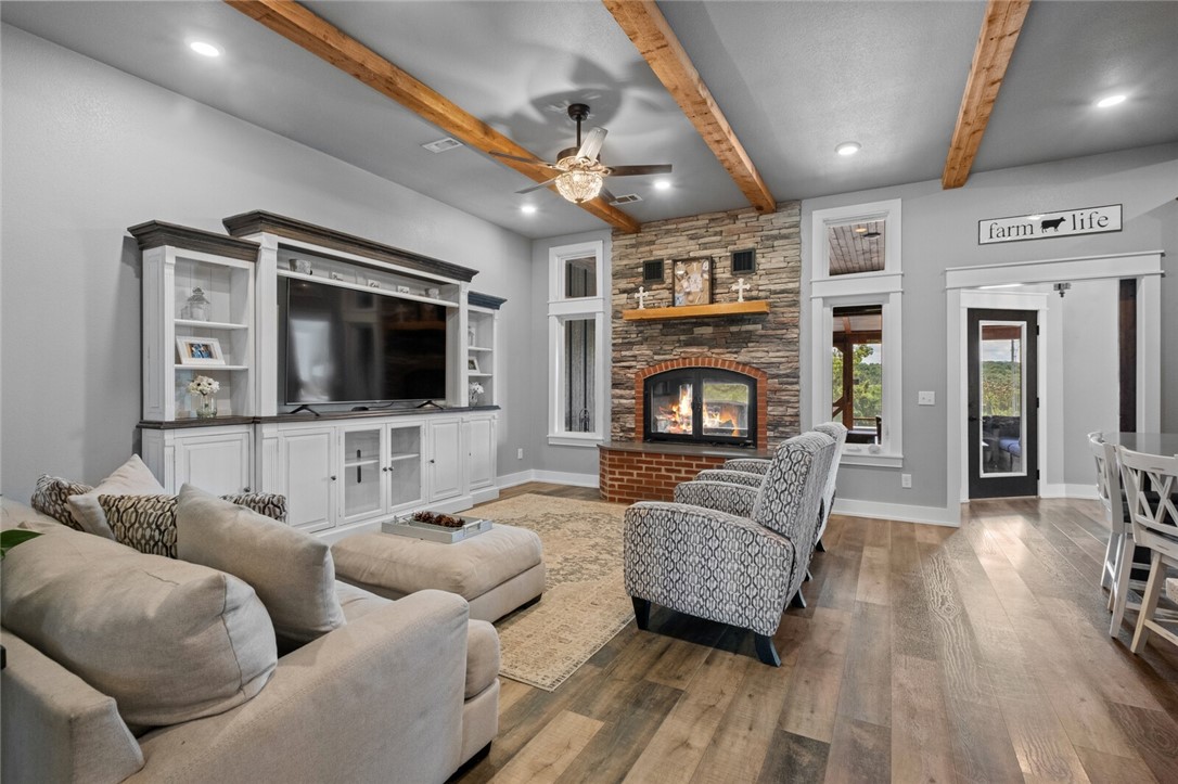 17-19-32-RURAL - Residential