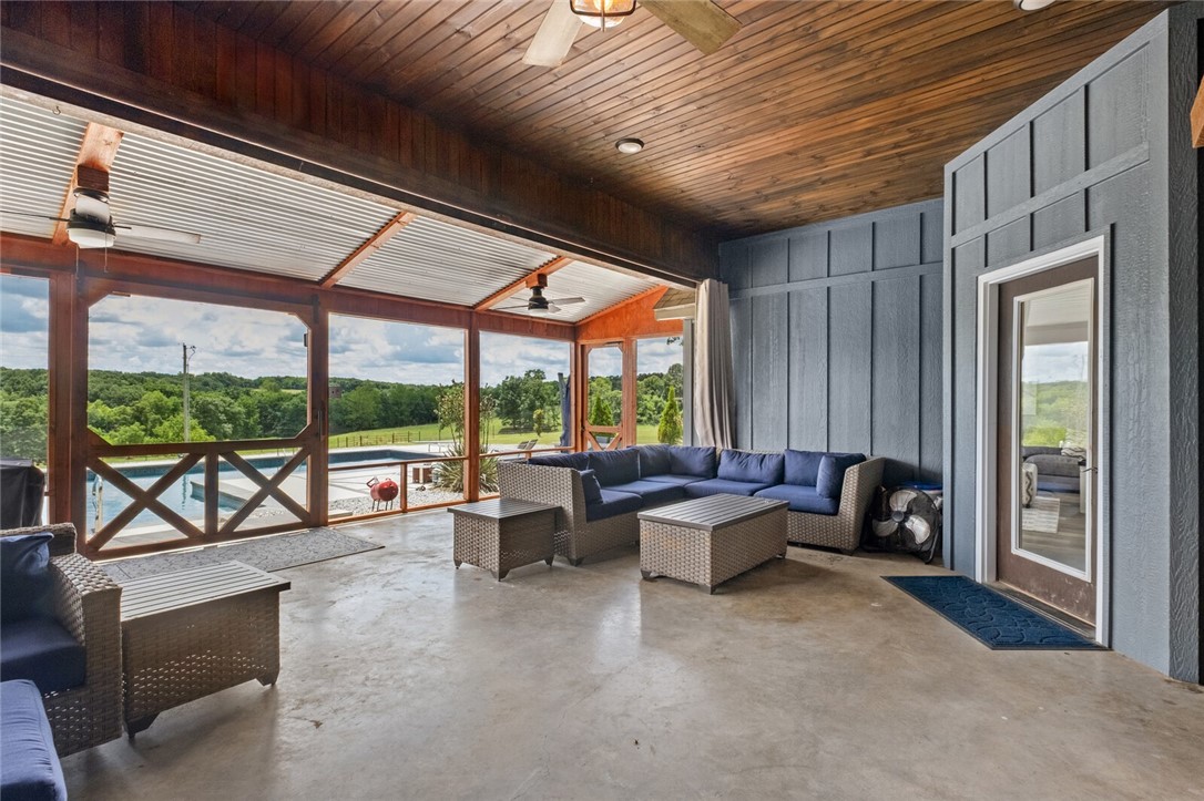 17-19-32-RURAL - Residential