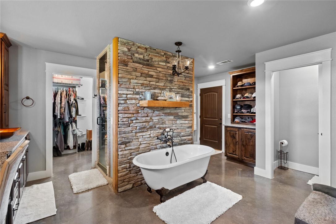 17-19-32-RURAL - Residential