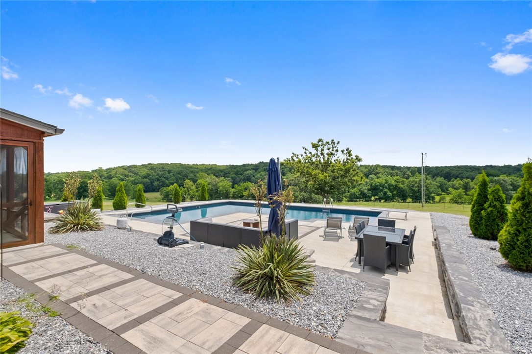 17-19-32-RURAL - Residential