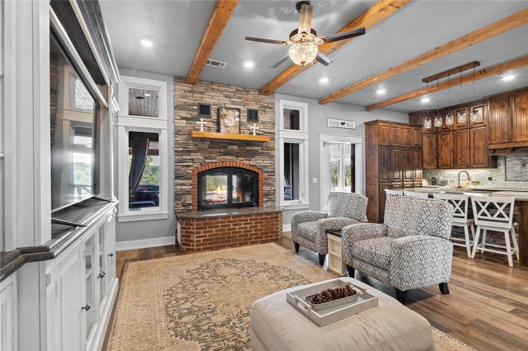 17-19-32-RURAL - Residential