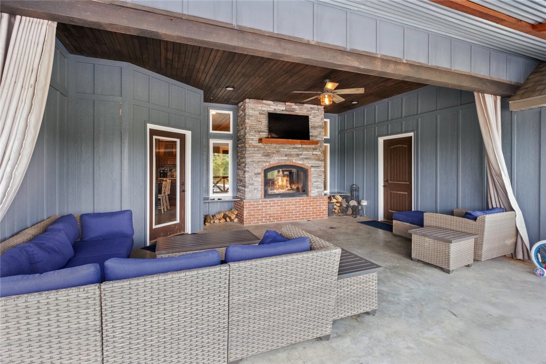 17-19-32-RURAL - Residential