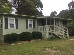 Three Bedroom with 1 Bath in a country neighborhood outside of town. This property would make a great retirement home if downsizing or starter home. Property is a short drive to Norfork Lake.