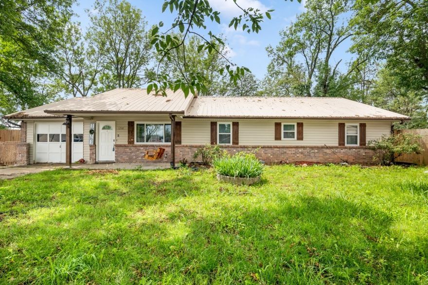 4 bdrm 2 bath home located on 0.24 ac.  Many updates in 2018, including new paint, bathroom fixtures, fans, light fixtures, kitchen cabinets and countertops.  AC fan only two years old.  Large backyard with covered patio.