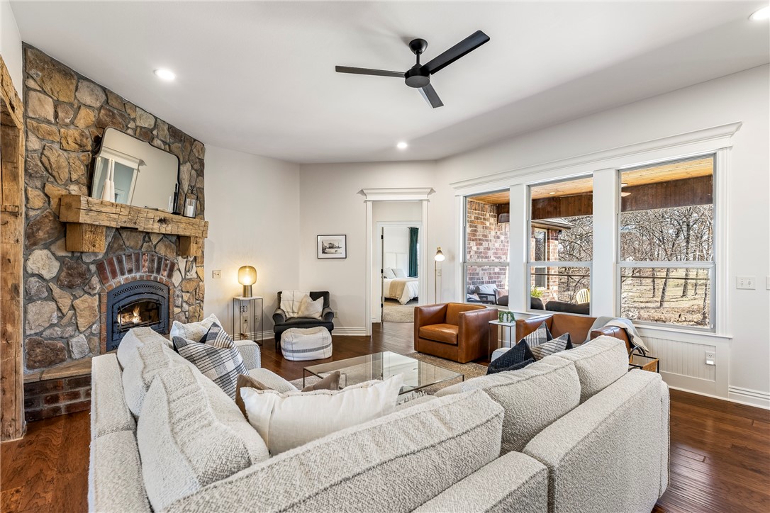 Chattin Valle Sub Cave Spgs - Residential