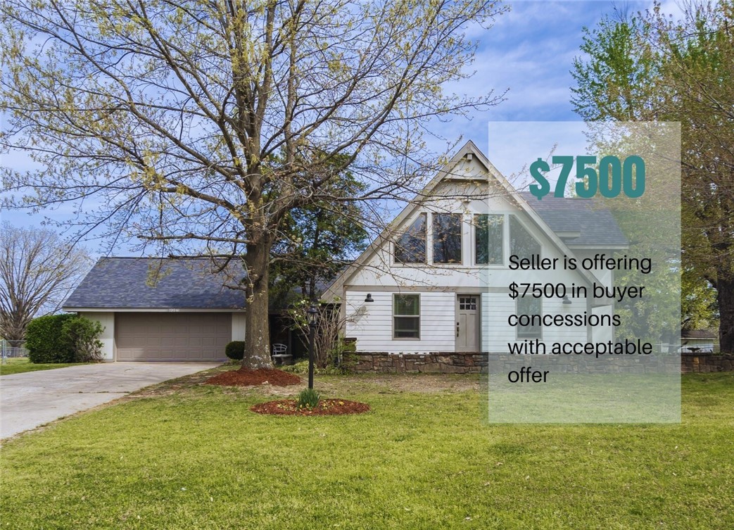 Stylish home with 4 bedrooms 2.5 bath on almost 1 acre in established neighborhood. Located less than 30 minutes to I49. This home features spacious living areas, contemporary fixtures, and a large, fenced back yard, making it an ideal home for you. Every corner of this home is designed to offer both comfort and style, inviting you to create memories that last a lifetime. Downstairs complete with wood floors, rock fireplace, exposed wood beams, spacious primary bedroom and guest room. Upstairs you’ll have 2 guest rooms, one with built-in bunks, a full bathroom and a loft overlooking the downstairs.
Newer roof and new windows installed recently offer up beauty and energy savings.
Come and see for yourself why this property defines home sweet home.
