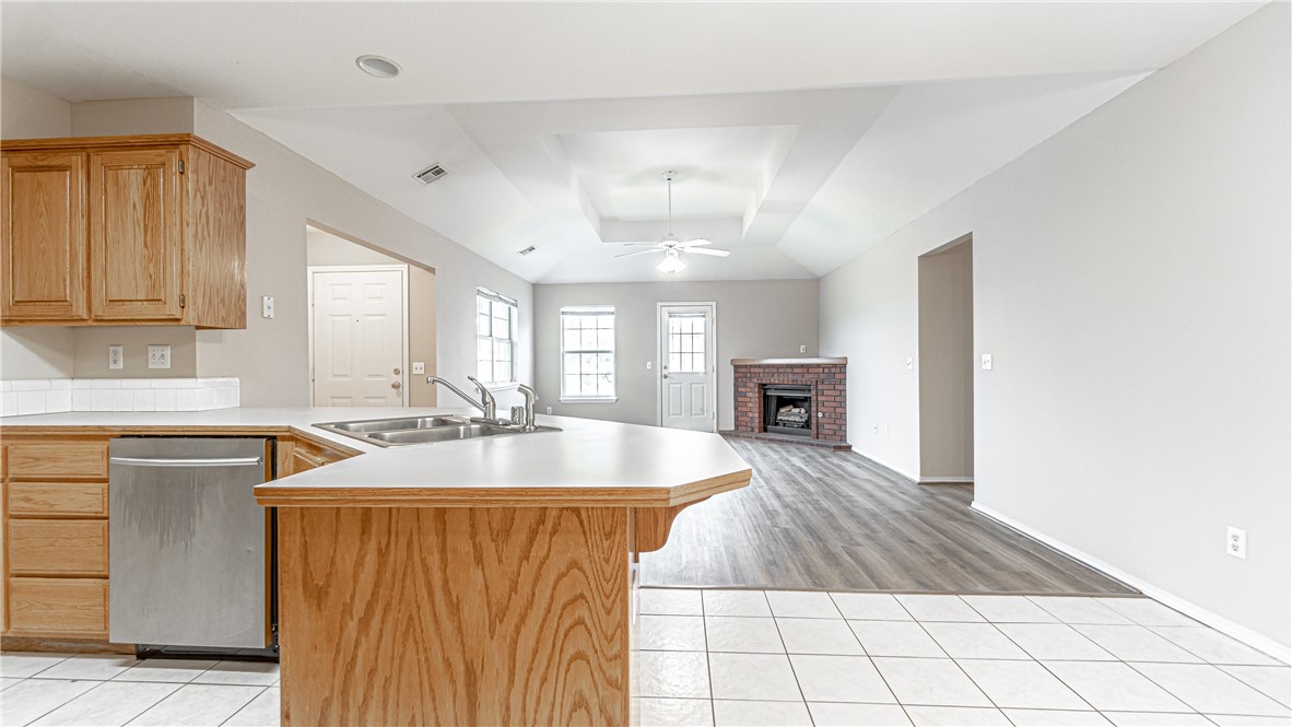 GLENDALE ADD-ROGERS - Residential Lease