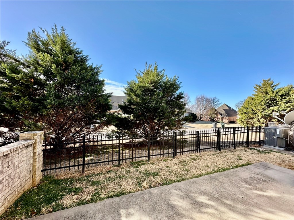 Shadow Valley - Residential Lease