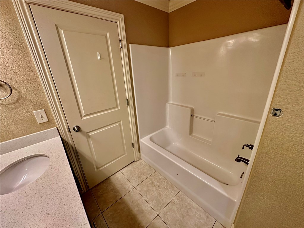 Shadow Valley - Residential Lease