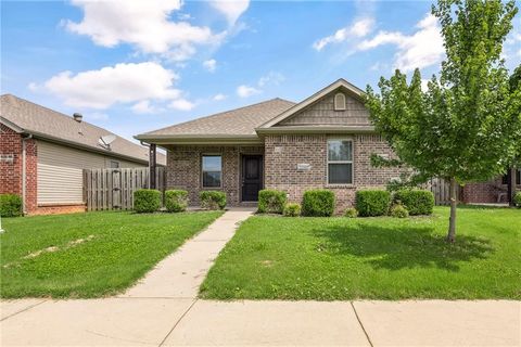 Photo of 4002 SW Capstone Avenue, Bentonville, AR 72712 (MLS # 1326473) Photo of 4002 SW Capstone Avenue, Bentonville, AR 72712 (MLS # 1326473)