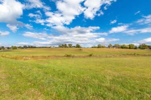 Skyline Acres - Commercial Sale