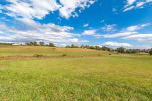 Skyline Acres - Commercial Sale