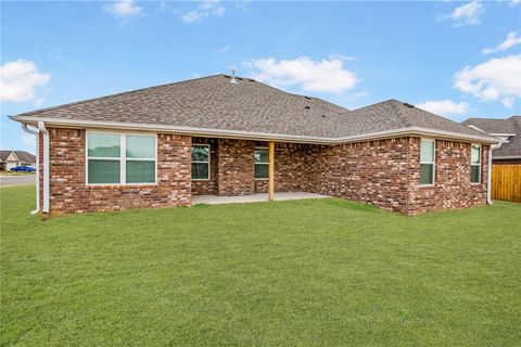 Single Family Residence in Prairie Grove AR 632 Mary Katherine Street 19.jpg