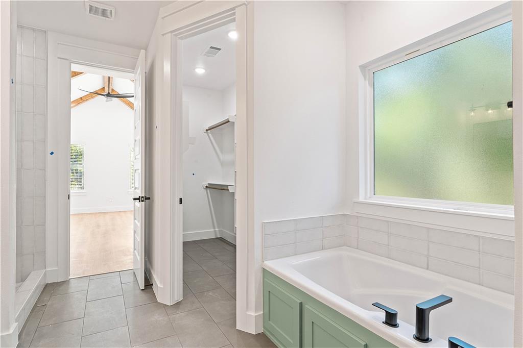 Carnahan Sub Bvv - Residential Lease