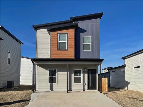 Photo of 1090 States Avenue, Bentonville, AR 72713 (MLS # 1335253)