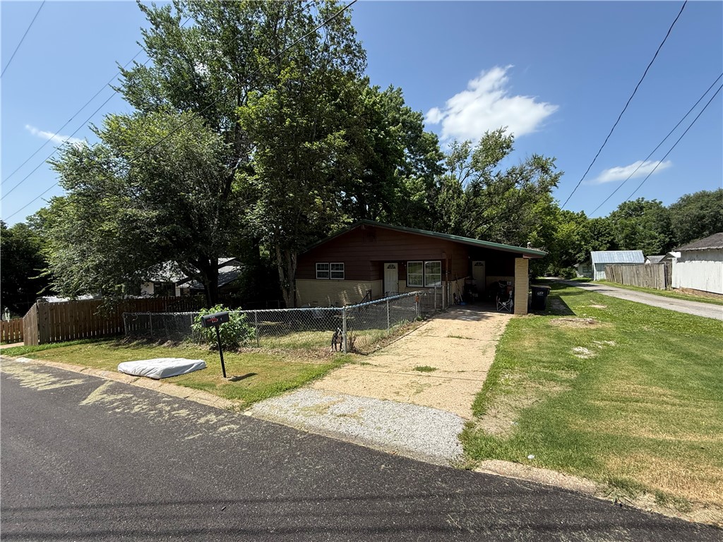 Photo 1 of 5 — 103 E College Avenue, Harrison, AR 72601
