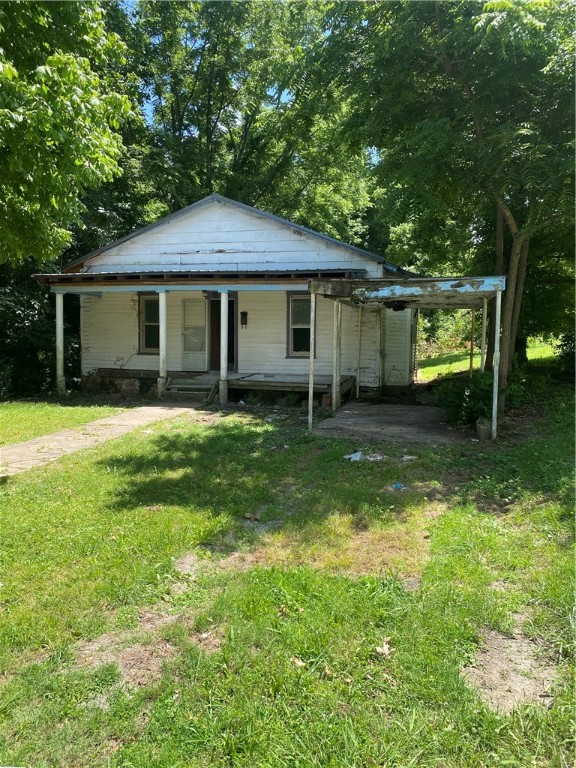 Investor Special! New metal roof ~2mo old and spared no expense with new framing and decking underneath. Full demo already completed down to the studs through the whole house, and ready for you to come finish to your liking. Come take advantage of an amazing investment opportunity right in the heart of downtown Harrison! Being sold as-is.