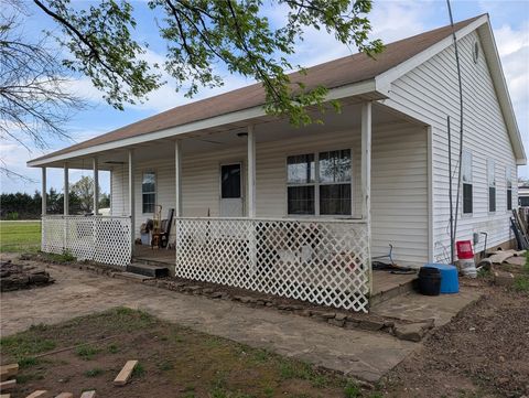 Photo of 11109 S Old Cincinnati Road, Lincoln, AR 72744 (MLS # 1342713)