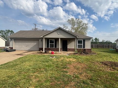 Photo of 28 Cypress Avenue, Clarksville, AR 72830 (MLS # 1341757)