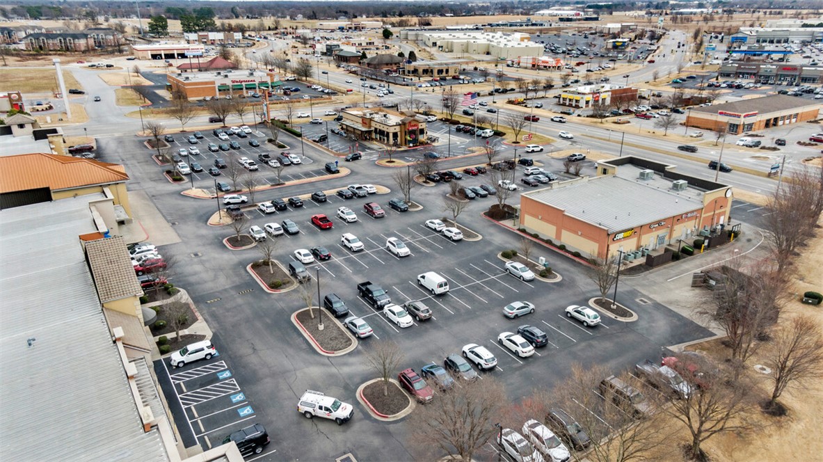 Tuscany Square - Commercial Lease