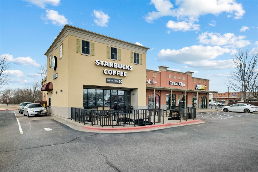 Tuscany Square - Commercial Lease