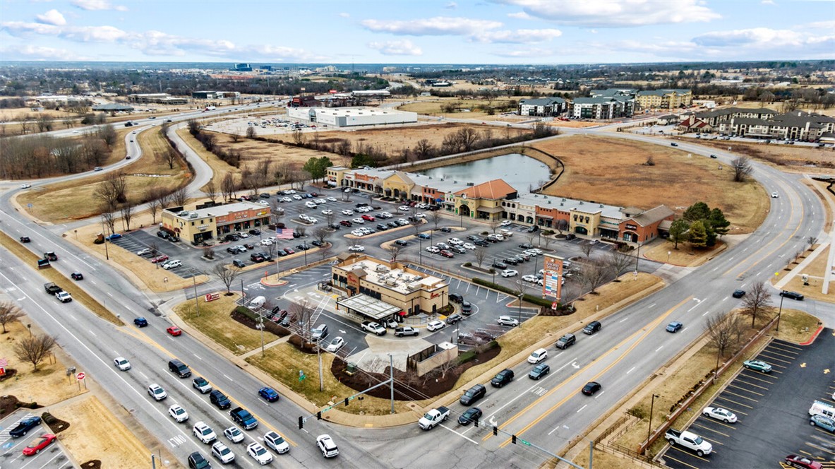 Tuscany Square - Commercial Lease
