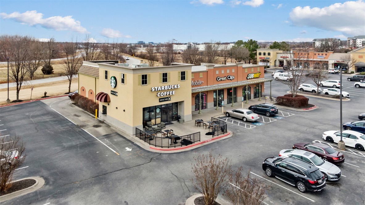 Tuscany Square - Commercial Lease
