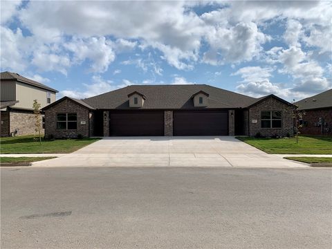 Photo of 430 Rineel Avenue, Centerton, AR 72719 (MLS # 1350980)