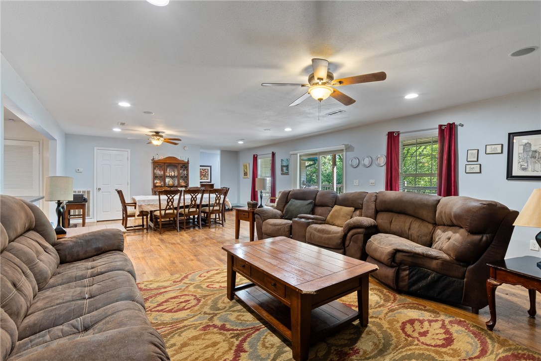 Hillcrest 2nd Add Pea Ridge - Residential