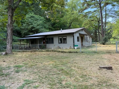 Photo of 197 7th Street, St Paul, AR 72760 (MLS # 1365690)
