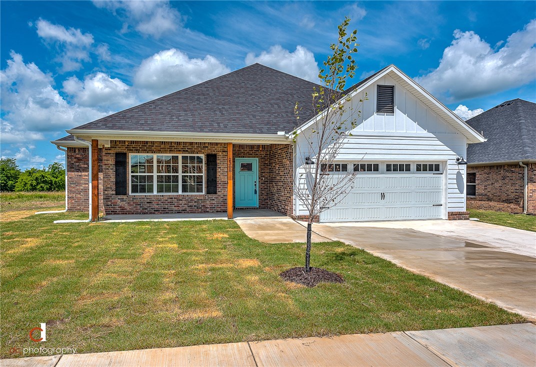 New construction home on North side of Siloam Springs. Split floor plan with open kitchen/dining/living. Extra large living room w/lots of windows that provide ample natural light. Very large covered back porch offers great outdoor living area. Front porch is also covered. Extra depth built into garage. Front bedrooms were enlarged for extra space. Carpet in bedrooms and living, tile in baths, LVP flooring everywhere else. Custom upgrades throughout w/ farm sink, cabinets, subway tile, shiplap, granite.