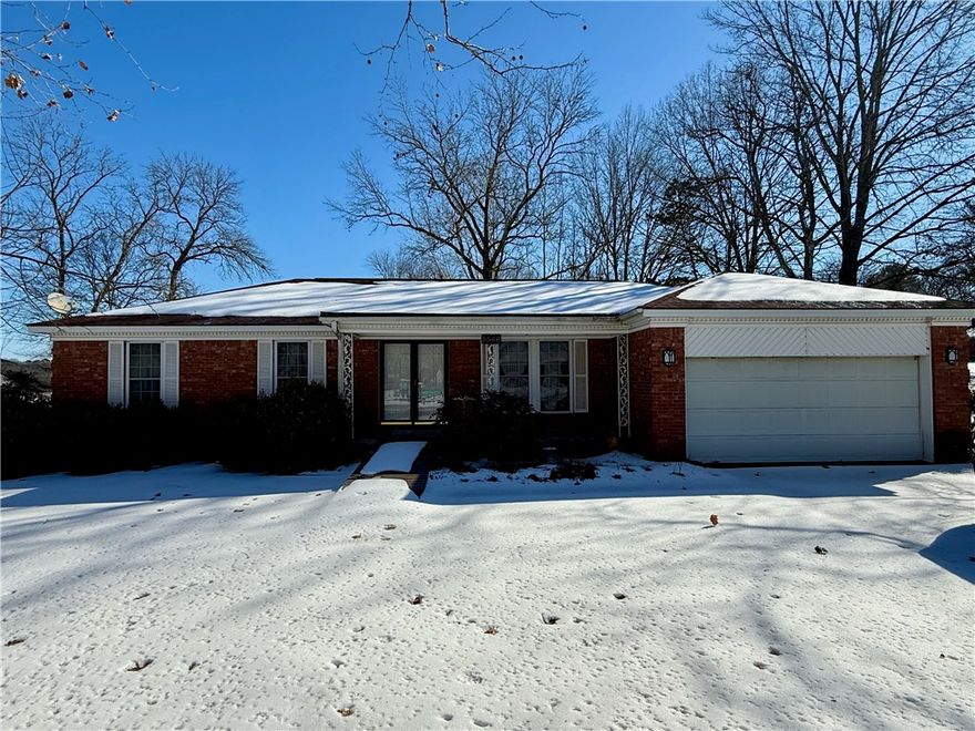 Welcome to 9566 Market Street in Dover, Arkansas, a property offering small-town charm with everyday convenience. Located in an established area, this home provides a comfortable setting while remaining close to local schools, shops, and easy access to nearby highways for commuting.
The property features a functional layout with inviting living spaces designed for both relaxation and entertaining. Outside, the yard offers ample space for outdoor activities, gardening, or simply enjoying the peaceful surroundings.
Whether you’re a first-time homebuyer, looking to downsize, or searching for an investment opportunity, this property delivers solid potential in a desirable location.