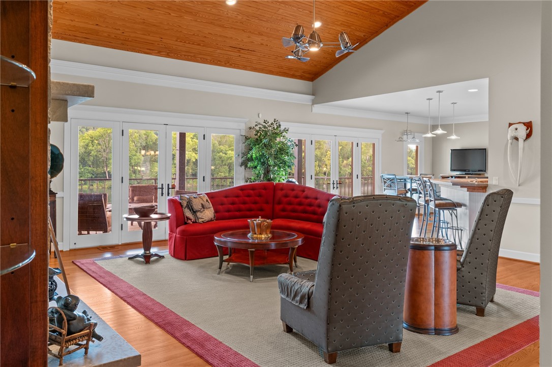 Rainbow Drive Terrace - Residential