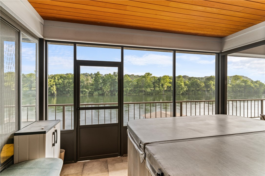 Rainbow Drive Terrace - Residential